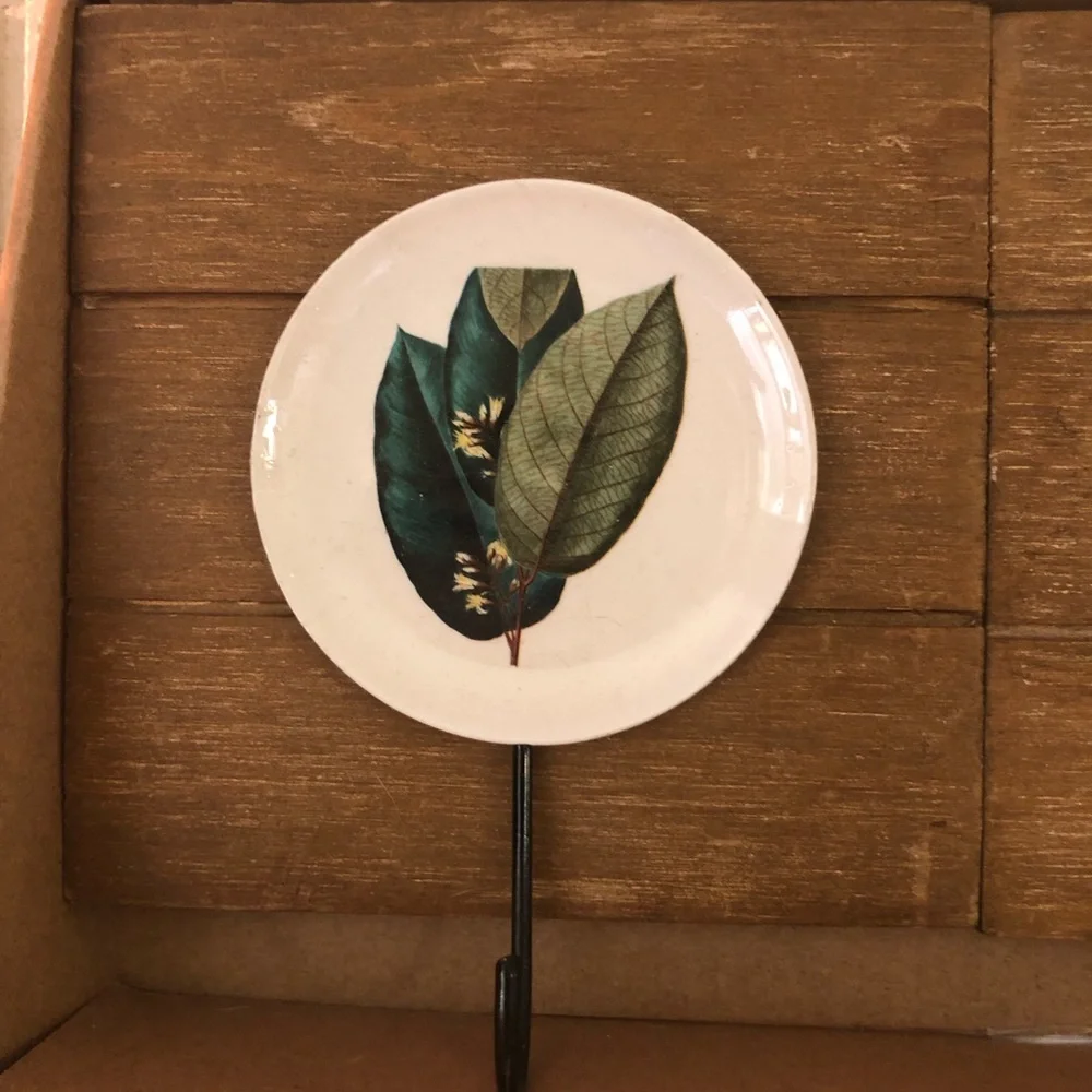 Charming Wall Hook Set with White and Green Design